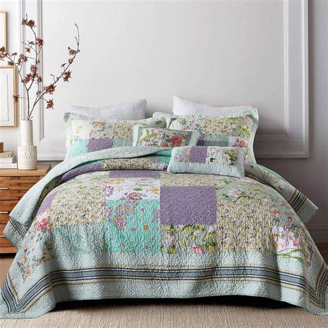 NEWLAKE Bedspread Quilt Set with Real Stitched Embroidery, Bohemian Floral Pattern,King Size